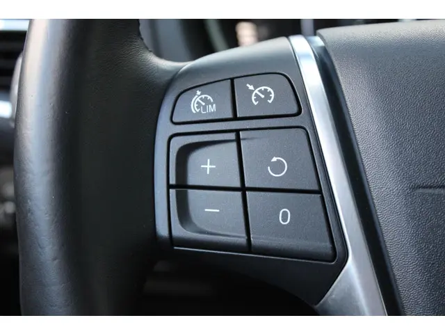 Volvo V40 1.6 T2 Momentum | Panoramadak 2014 Benzine 26