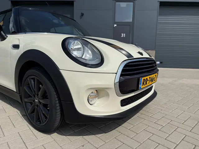 MINI Cooper Cabrio Mini 1.5 Business 2018 Benzine 4