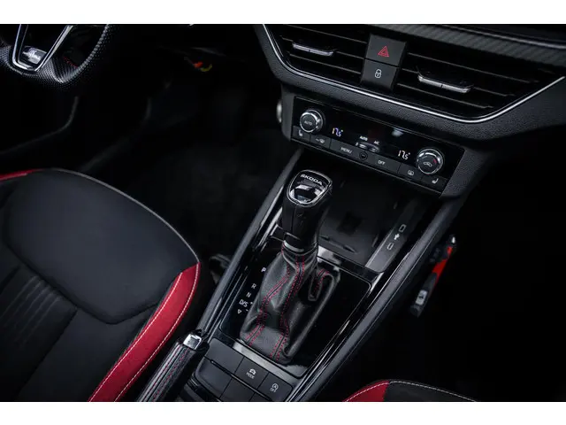 Škoda Kamiq 1.5 TSI DSG7 Monte Carlo 2021 Benzine 36