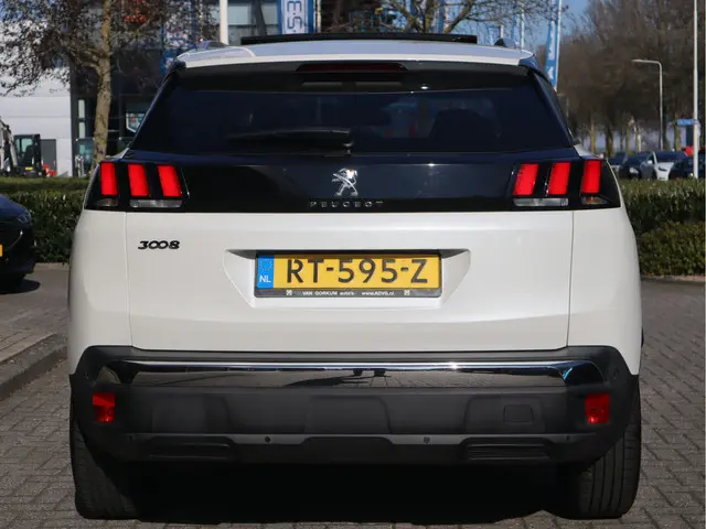 Peugeot 3008 1.2 PureTech Allure 2018 Benzine 10