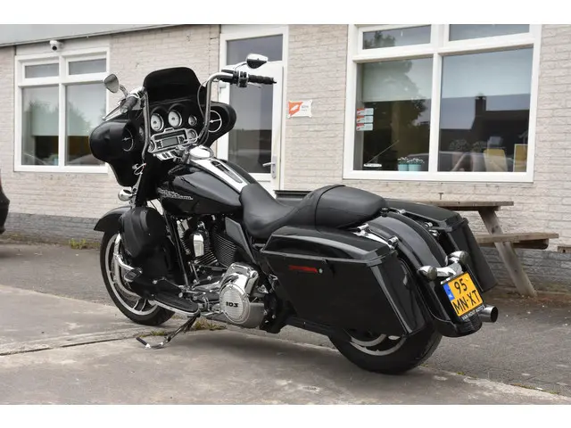 Harley-Davidson Street Glide 103 FLHX 2012 Benzine 6