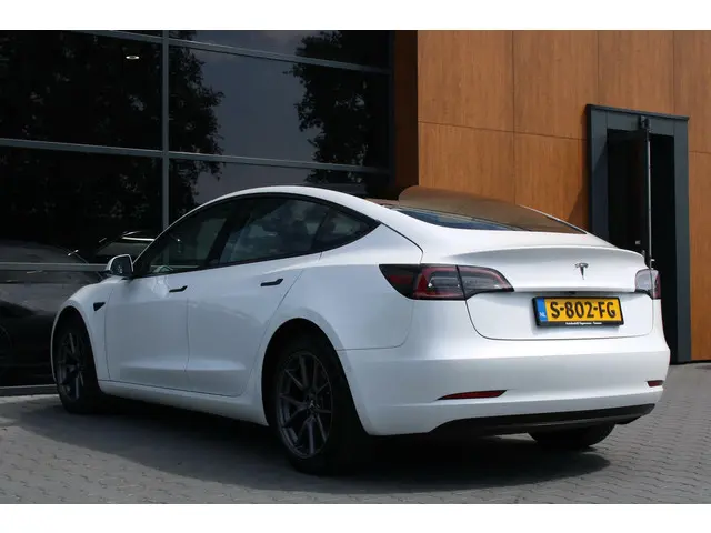 Tesla Model 3 Standard RWD Plus 60 kWh 2022 Elektrisch 8