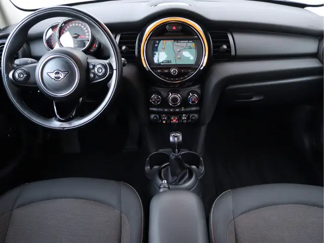 MINI One | Navigatiesysteem 2019 Benzine 3