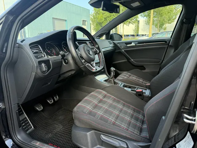 Volkswagen Golf 2.0 TSI GTI 2015 Benzine 8