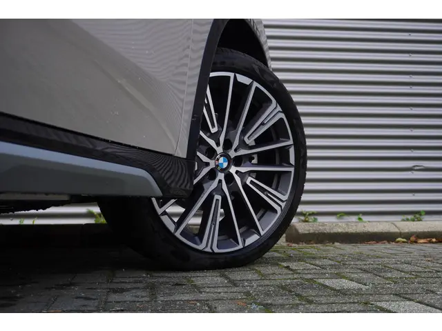 BMW iX1 eDrive20 2025 Elektrisch 21