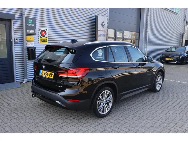 BMW X1 xDrive25e Executive 2021 Hybride Benzine 10