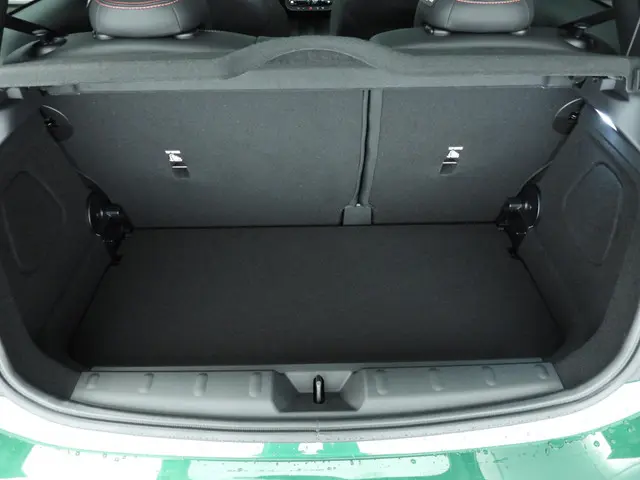 MINI 3-Deurs Cooper JCW 2025 Benzine 11