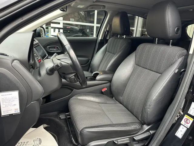 Honda HR-V 1.5 i-VTEC Executive 2016 Benzine 11