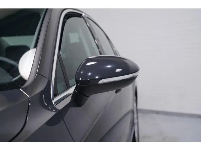 Volkswagen Passat 1.5 TSI Elegance 2020 Benzine 12