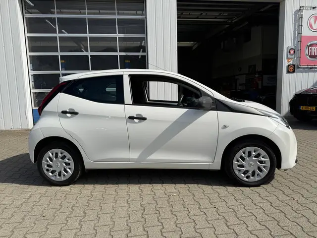 Toyota Aygo 1.0 VVT-i x-fun 2019 Benzine 6