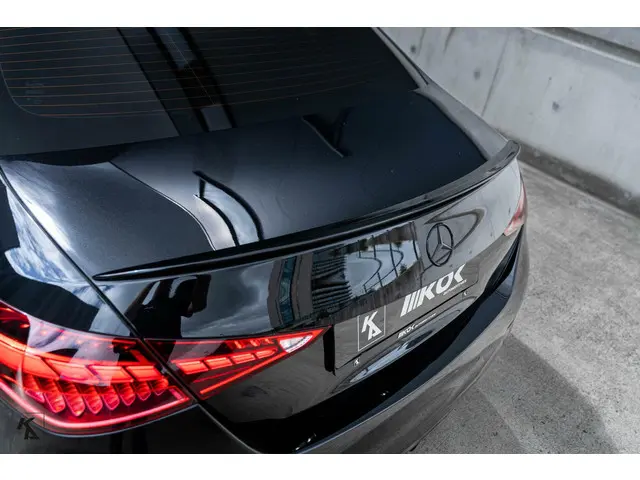 Mercedes-Benz C-Klasse 300 AMG Line 2021 Benzine 74