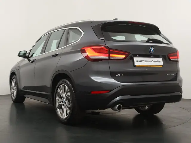BMW X1 xDrive25e 2022 Hybride Benzine 11