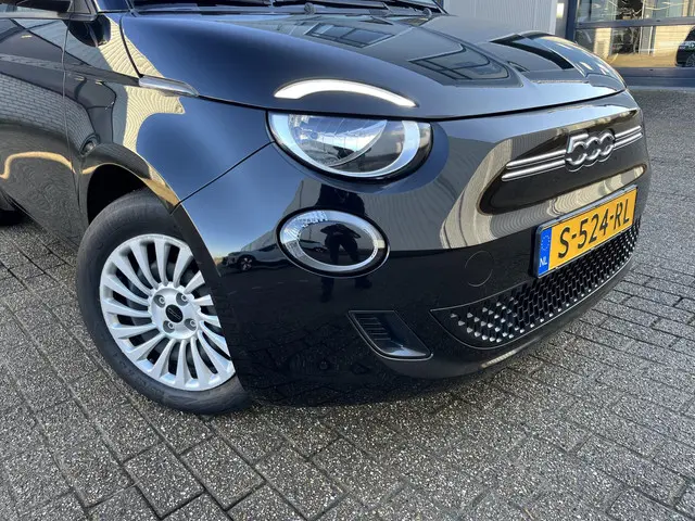 Fiat 500 42 kWh 2023 Elektrisch 25