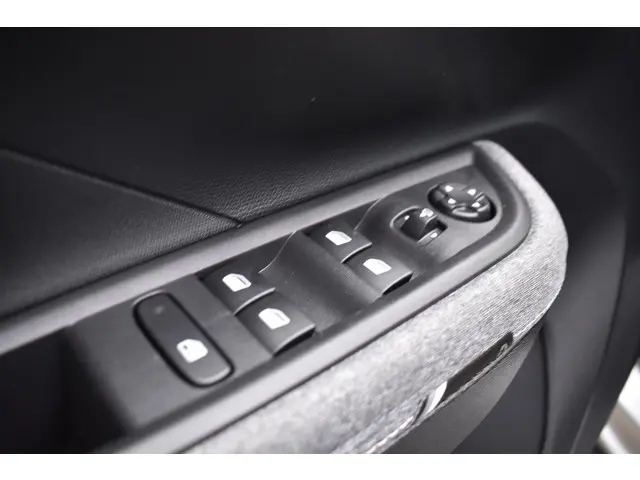 Opel Frontera 1.2 Turbo Hybrid GS 2025 Hybride Benzine 25