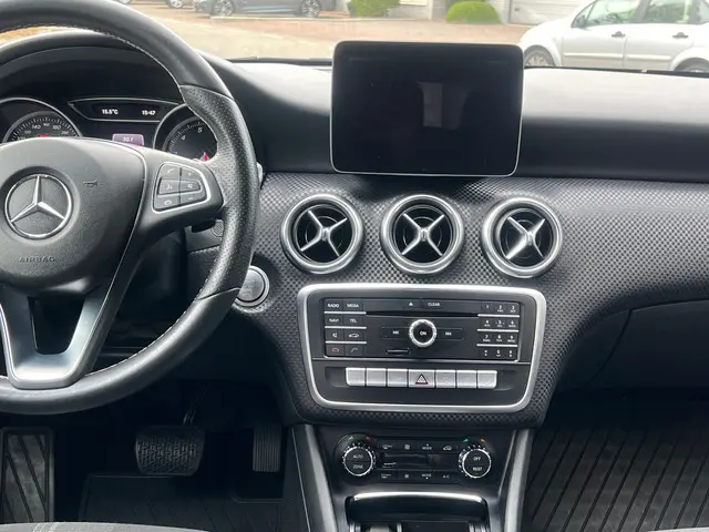 Mercedes-Benz A-Klasse 200 Ambition 2018 Benzine 13