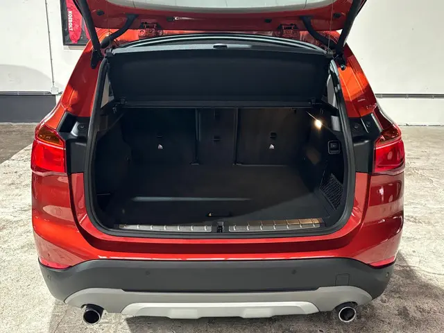 BMW X1 xDrive20i High Executive 2017 Benzine 28