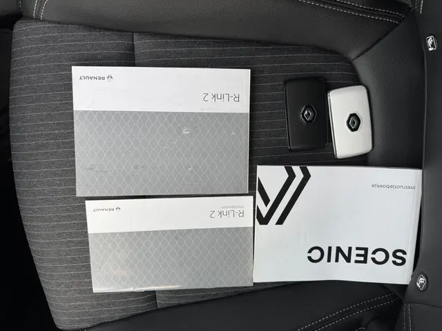 Renault Scénic TCe 140 EDC Intens 2022 Benzine 24