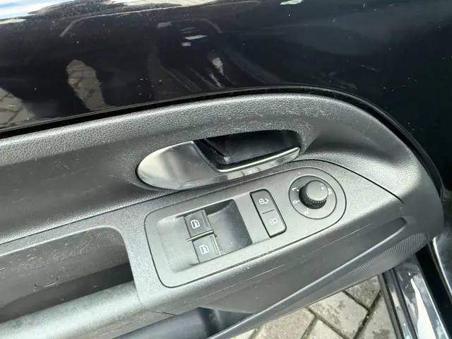 Volkswagen up! 1.0 BMT move up! 2017 Benzine 21