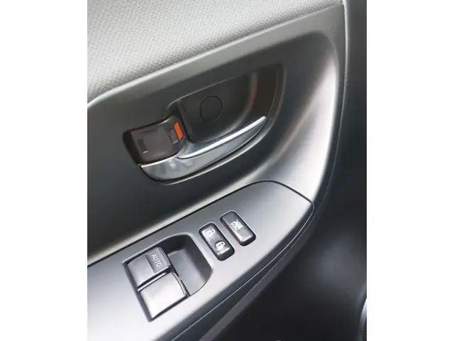 Toyota Yaris 1.5 Hybrid Aspiration 2017 Hybride Benzine 26