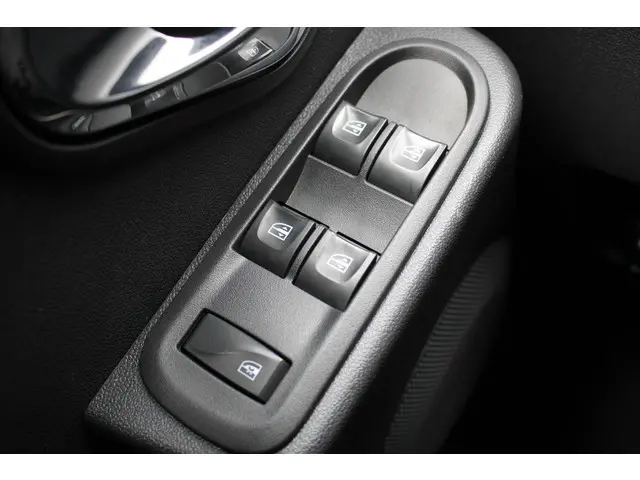 Dacia Duster 1.2 TCe 4x2 Blackshadow 2017 Benzine 15