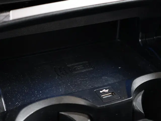 BMW 3 Serie 330e 2026 Hybride Benzine 25