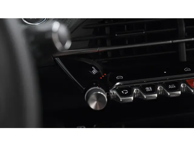 Peugeot 2008 PureTech 130 EAT8 GT 2024 Benzine 54