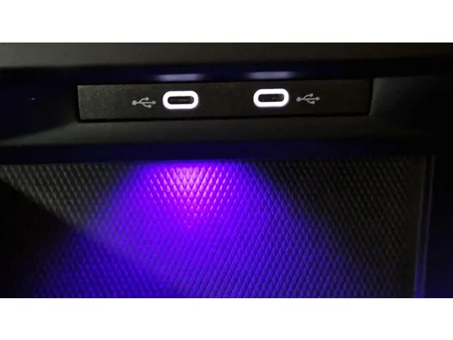 Volkswagen Golf 1.5 eTSI R-Line 2022 Benzine 30