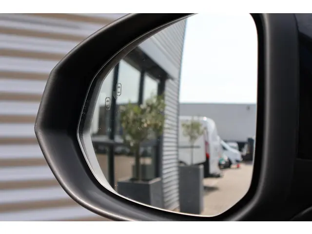 Lynk & Co 01 1.5 2023 Hybride Benzine 33
