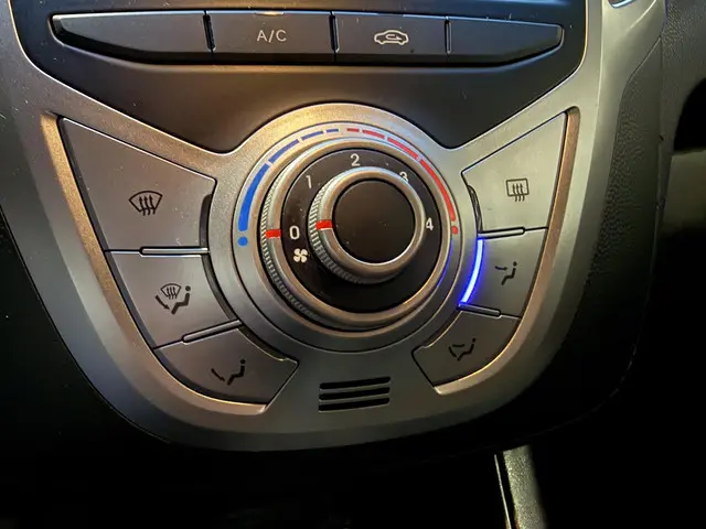 Hyundai ix20 1.4i Go! 2016 Benzine 12