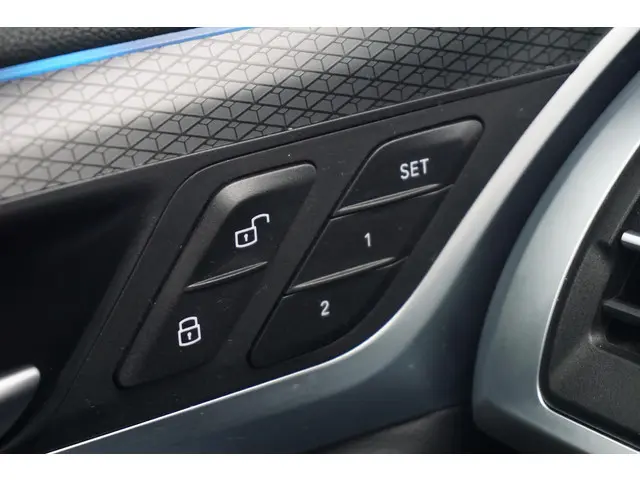 BMW X3 xDrive30e 2022 Hybride Benzine 12