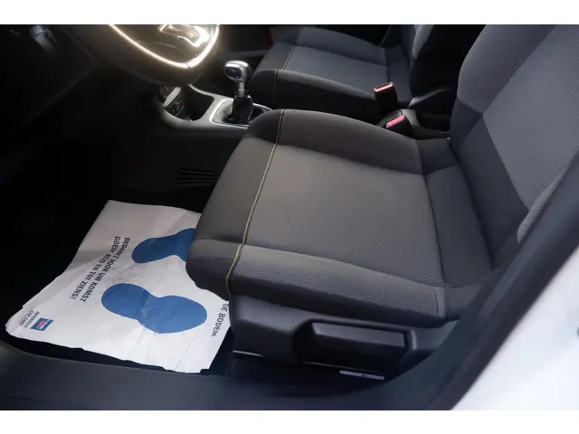 Citroën C3 1.2 PureTech S&S Shine Automaat 2017 Benzine 17