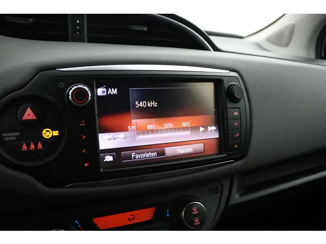 Toyota Yaris 1.3 VVT-i Dynamic 2017 Benzine 38
