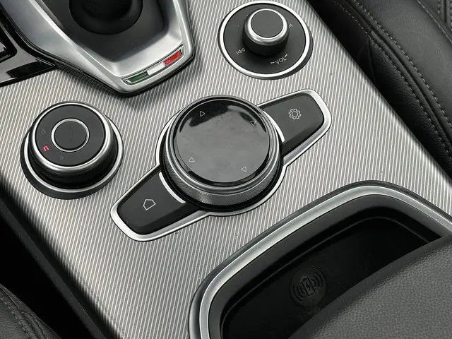 Alfa Romeo Stelvio 2.0 T AWD Veloce 2022 Benzine 28