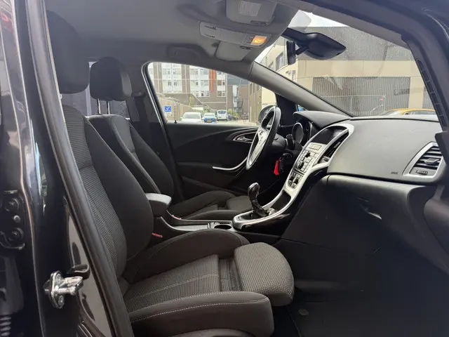 Opel Astra Sports Tourer 1.4 Turbo Cosmo 2013 Benzine 7