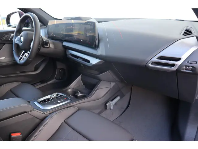 BMW 1 Serie 120 M Sport Design Edition 2025 Benzine 10