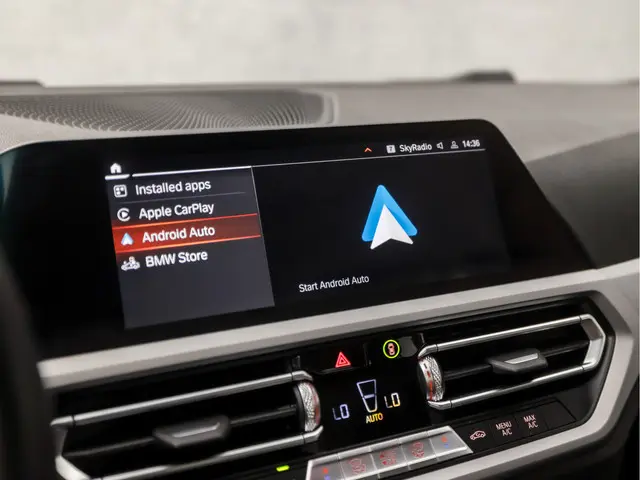 BMW 3 Serie 318i Executive Sportline 2020 Benzine 26