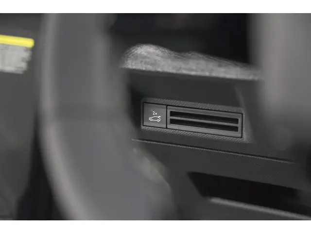 Peugeot 3008 1.2 Hybrid 136 GT 2025 Hybride Benzine 35