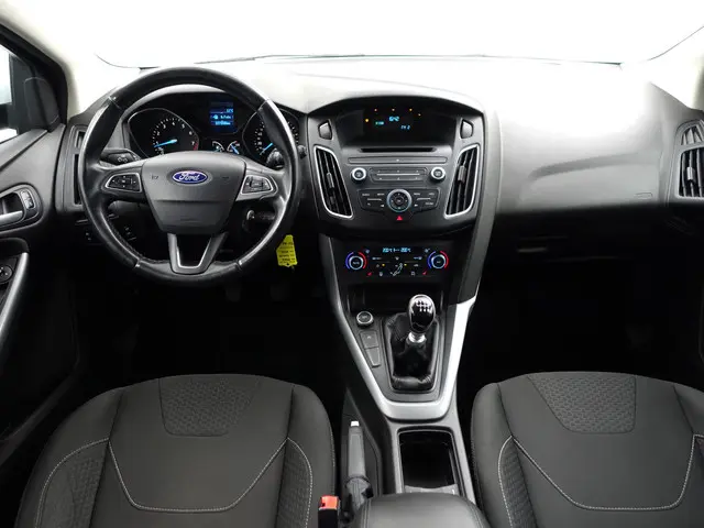 Ford Focus Wagon 1.0 Titanium Edition- 2015 Benzine 7