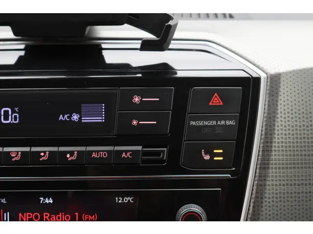 Volkswagen up! 1.0 BMT high up! 2019 Benzine 36