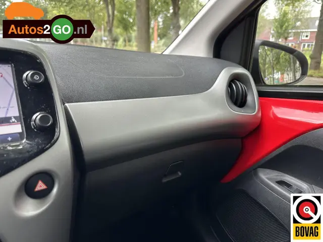 Toyota Aygo 1.0 VVT-i x-play 2017 Benzine 6