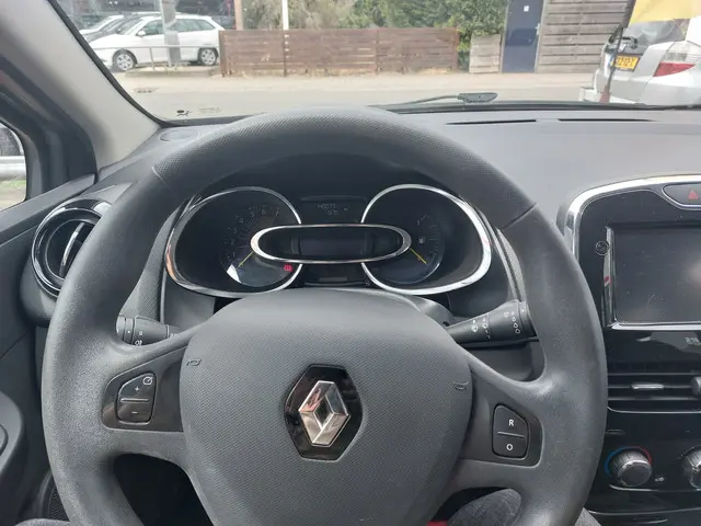 Renault Clio 1.2 16V 2013 Benzine 9