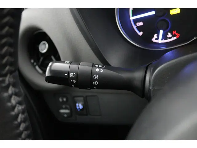 Toyota Yaris 1.5 Hybrid Aspiration 2017 Hybride Benzine 31