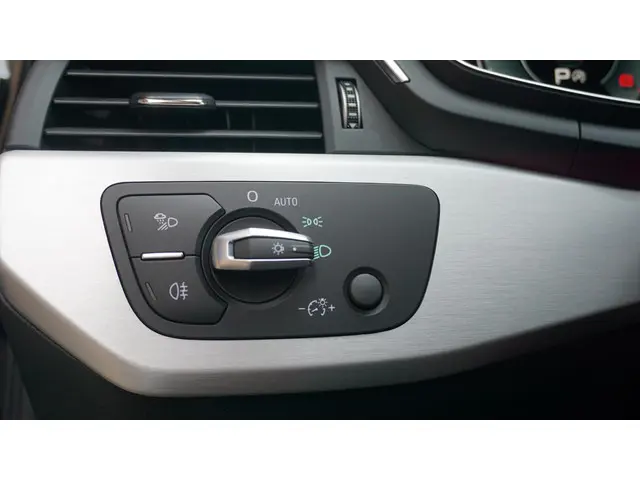 Audi A4 Avant 35 TFSI 150pk 2x S-Line 2022 Benzine 44