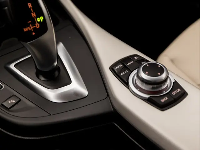 BMW 1 Serie 116i Luxury 2014 Benzine 24