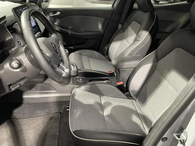 Renault Clio 1.0 TCe 90 GPF techno 2023 Benzine 7