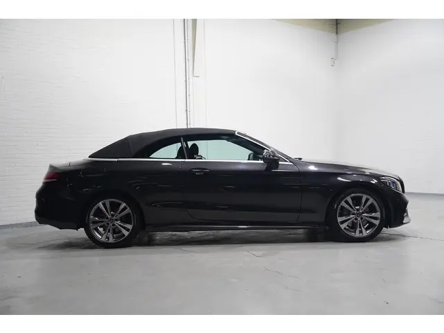 Mercedes-Benz C-Klasse Cabrio 180 AMG Line 2023 Benzine 16