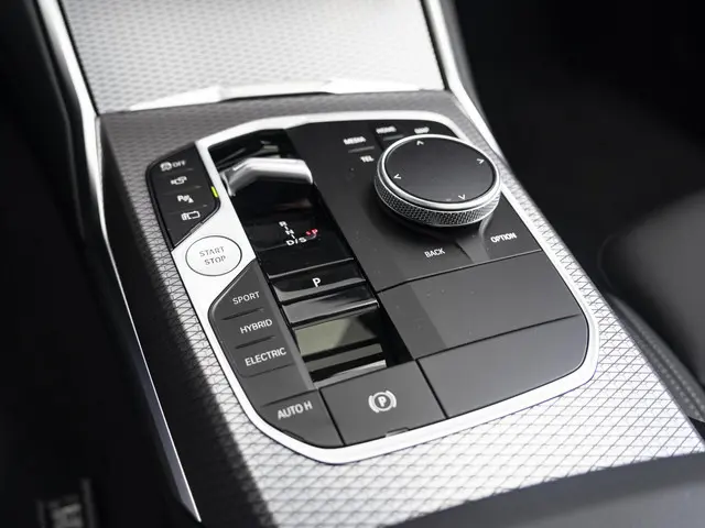 BMW 3 Serie Touring 330e 2026 Hybride Benzine 33