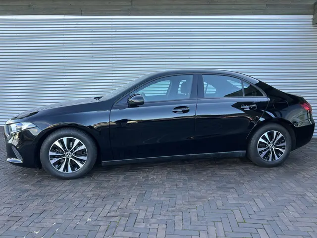 Mercedes-Benz A-Klasse 180 2021 Benzine 4