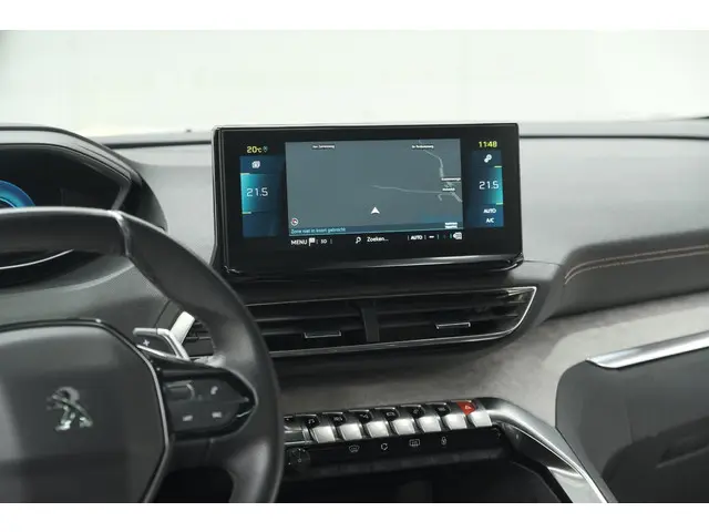 Peugeot 3008 HYbrid4 300 GT 2023 Hybride Benzine 67