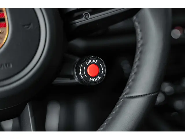 Porsche 911 Carrera GTS 2025 Benzine 23